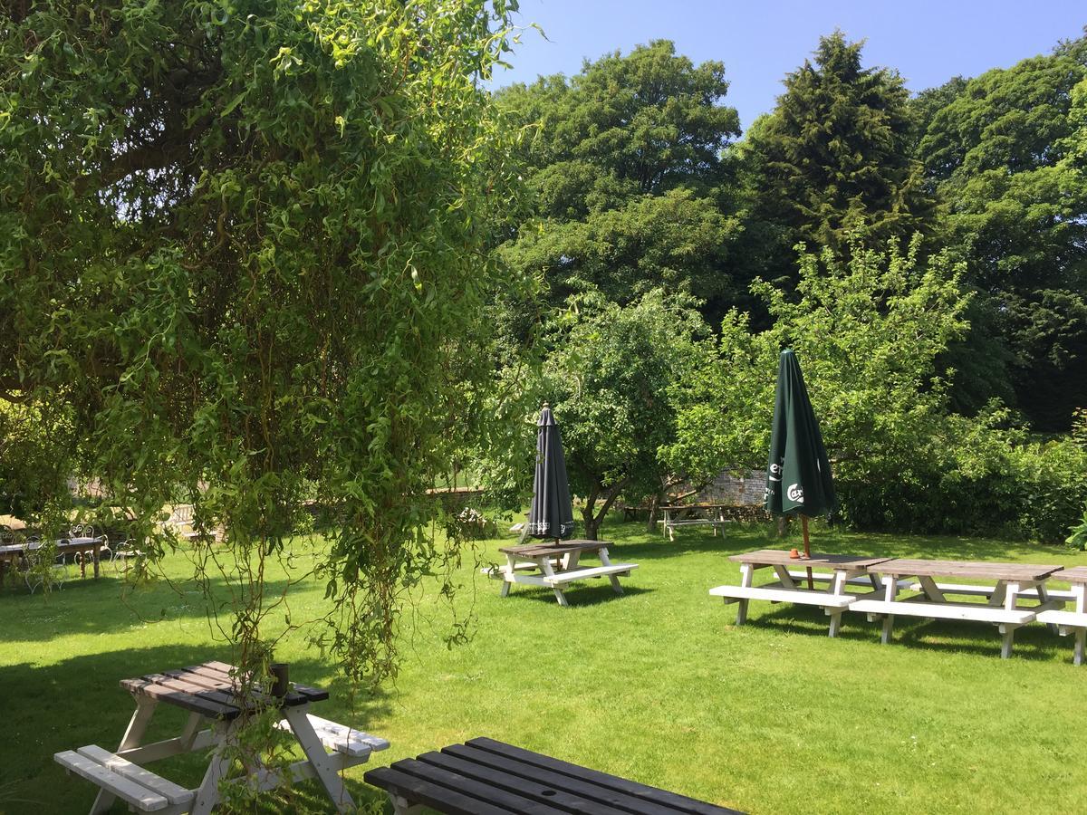 The Fox And Hounds Hotell Oakham Exteriör bild