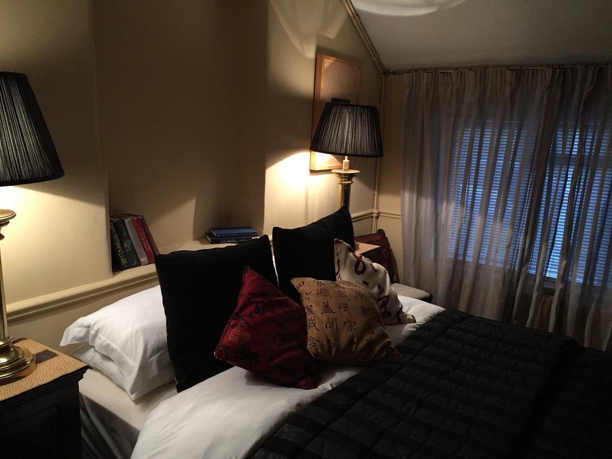 The Fox And Hounds Hotell Oakham Exteriör bild